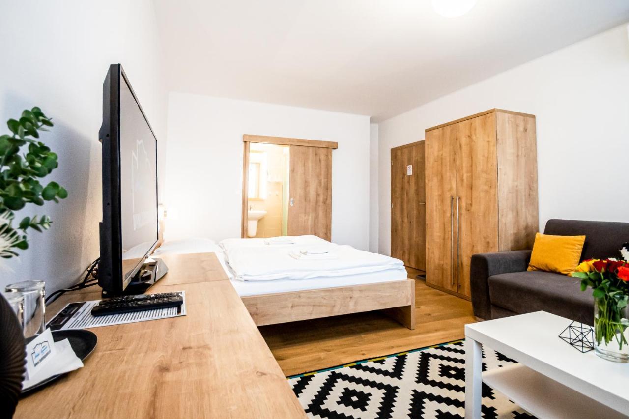 Hotel Squash Centrum Прьевидза Экстерьер фото