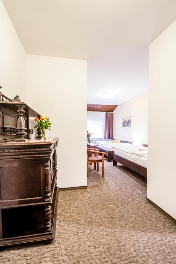 Hotel Squash Centrum Прьевидза Экстерьер фото
