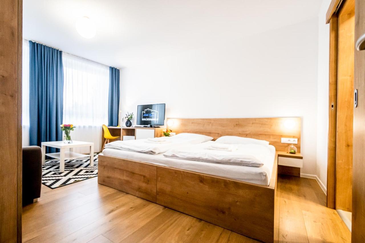 Hotel Squash Centrum Прьевидза Экстерьер фото