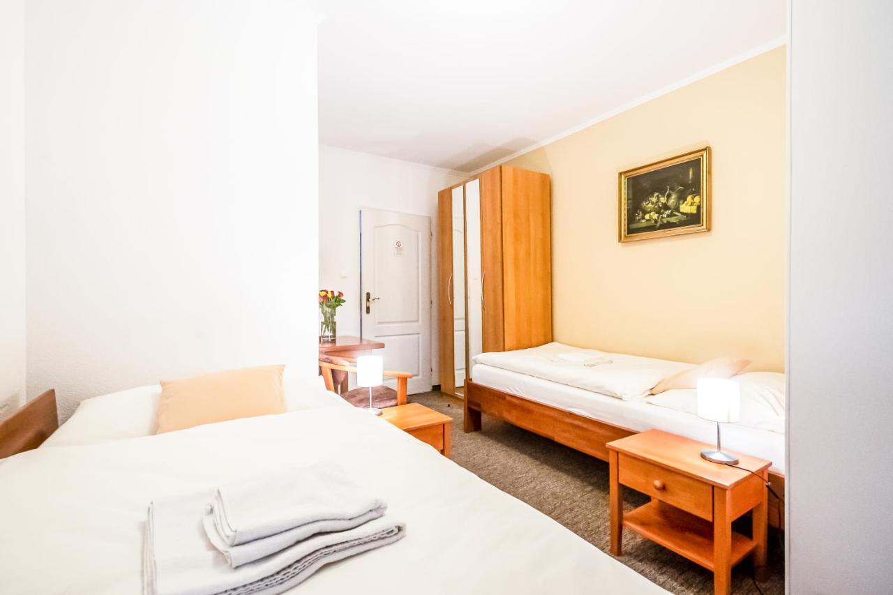 Hotel Squash Centrum Прьевидза Экстерьер фото
