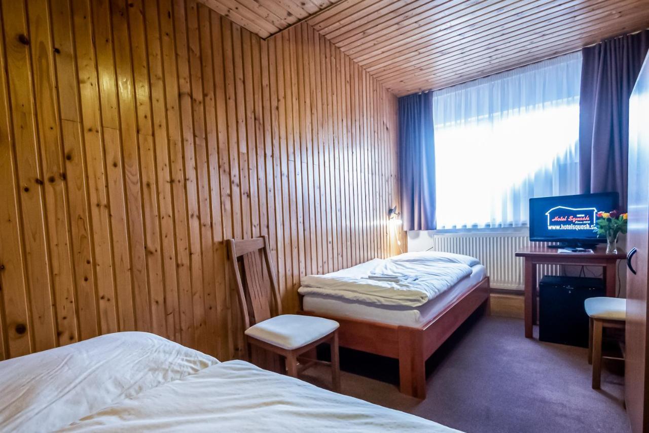 Hotel Squash Centrum Прьевидза Экстерьер фото