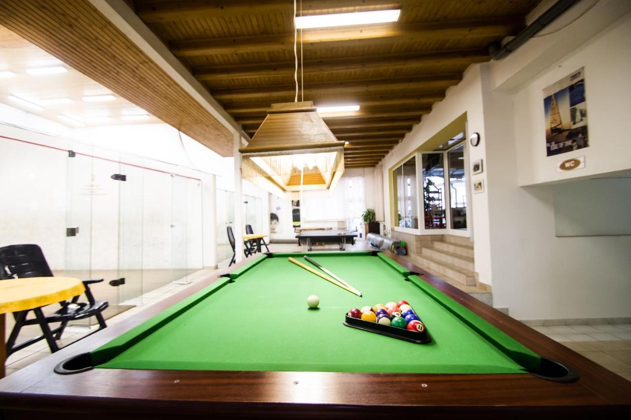 Hotel Squash Centrum Прьевидза Экстерьер фото